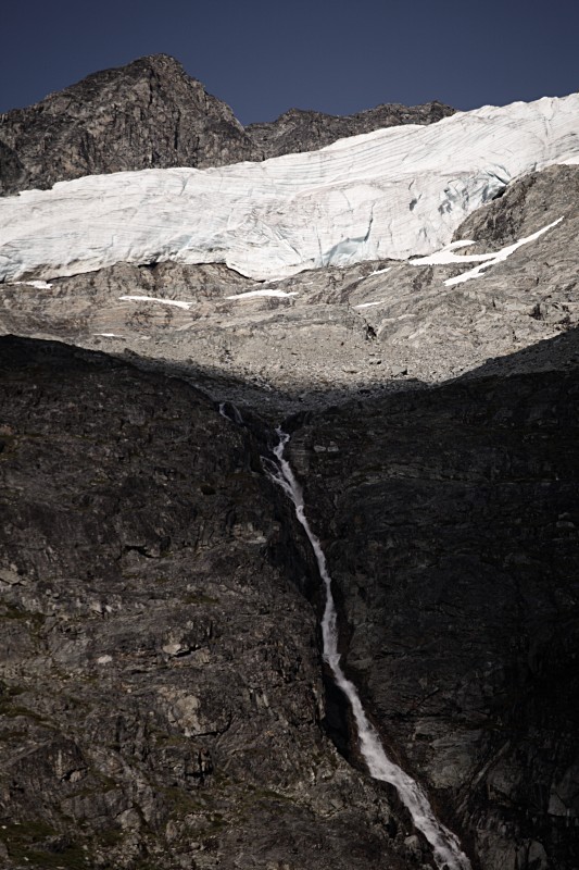 Glacier above Wedgemount Lake